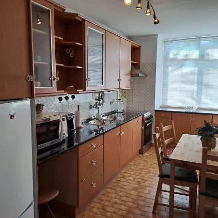 Stunning Views - One Bedroom In 波尔蒂芒